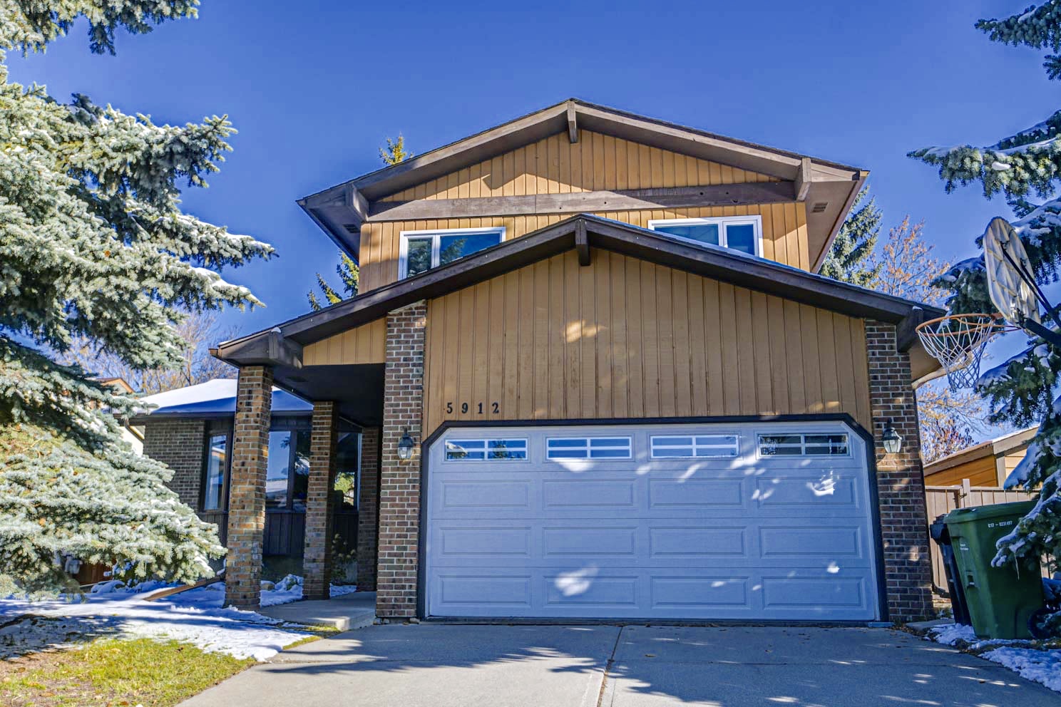 Dalhousie 5912 Dalcastle Cres. NW, Calgary *NEW LISTING* MLS